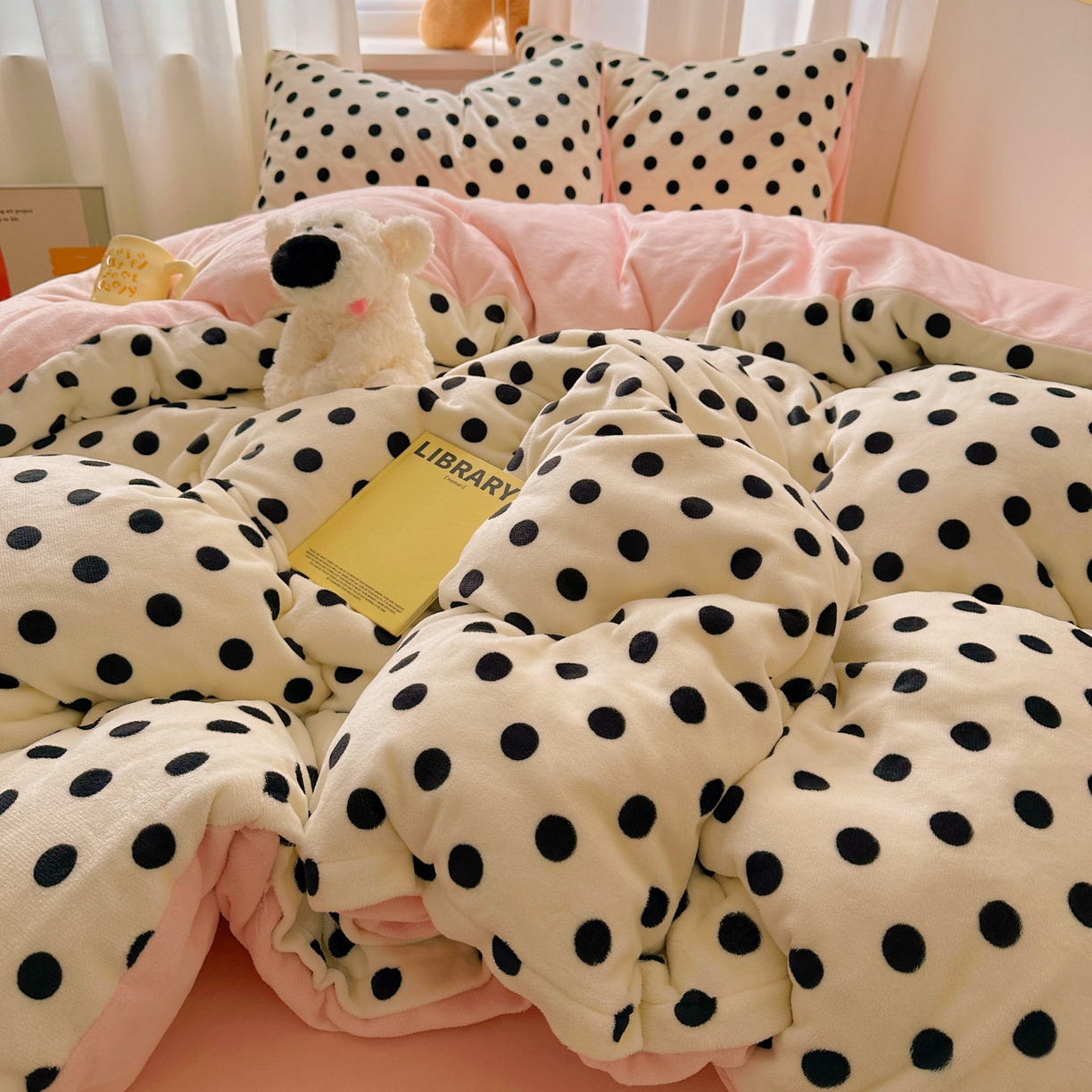 91家纺网 家纺一手货源 找家纺 小叮当家纺仓储工厂店 买家秀 爆款花型2025新款小清新180克跑量款牛奶绒单被套 被套单件 少女珍珠茶