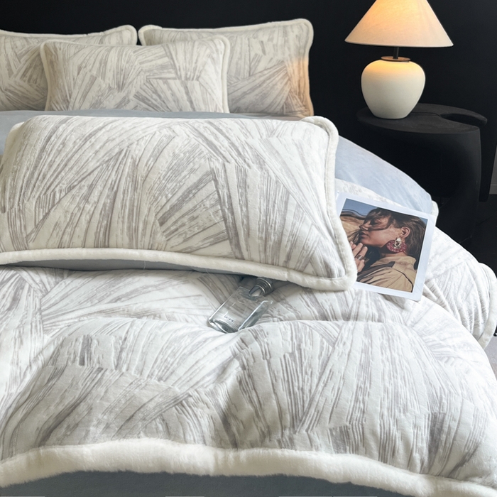 91家纺网 家纺一手货源 找家纺 极简 2025新款立体雕花牛奶绒四件套系列 伊莎-灰