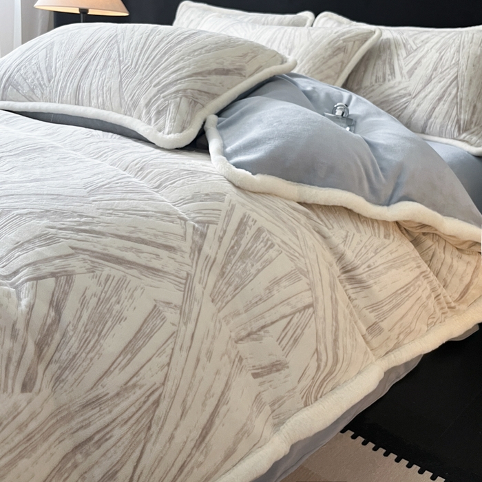 91家纺网 家纺一手货源 找家纺 极简 2025新款立体雕花牛奶绒四件套系列 伊莎-灰