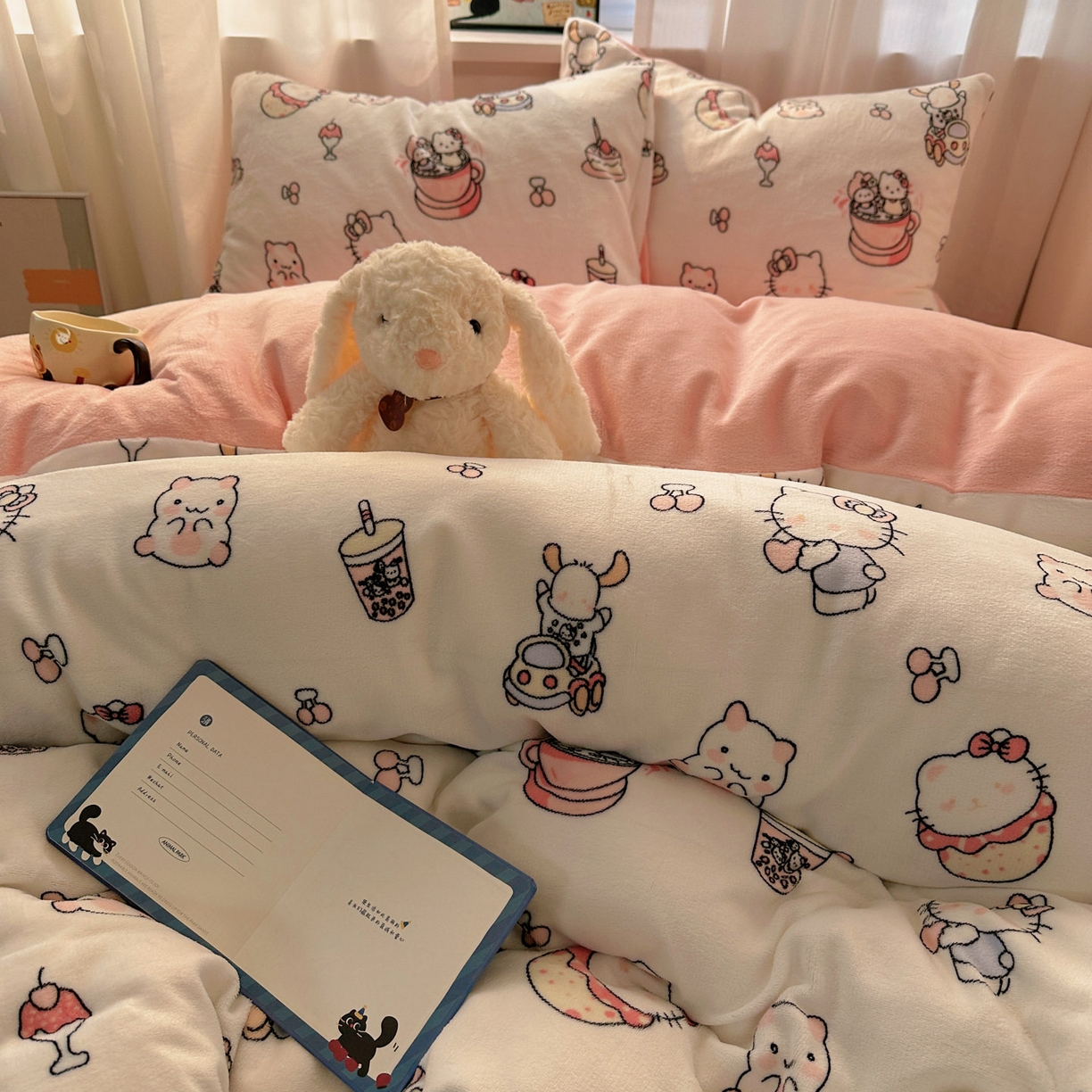 91家纺网 家纺一手货源 找家纺 小叮当家纺仓储工厂店 买家秀 爆款花型2025新款小清新180克跑量款牛奶绒单被套 被套单件 甜心小猫