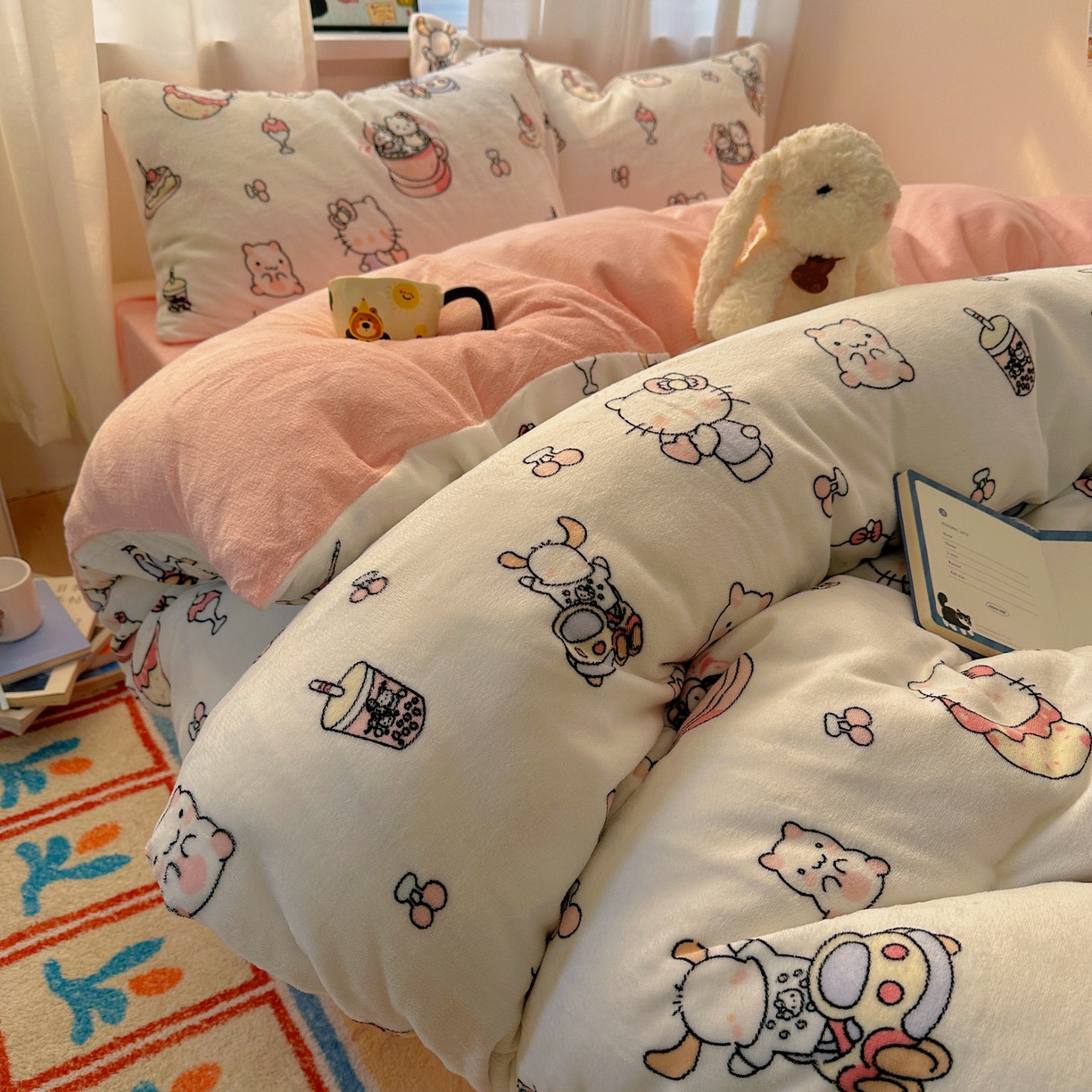 91家纺网 家纺一手货源 找家纺 小叮当家纺仓储工厂店 买家秀 爆款花型2025新款小清新180克跑量款牛奶绒单被套 被套单件 甜心小猫