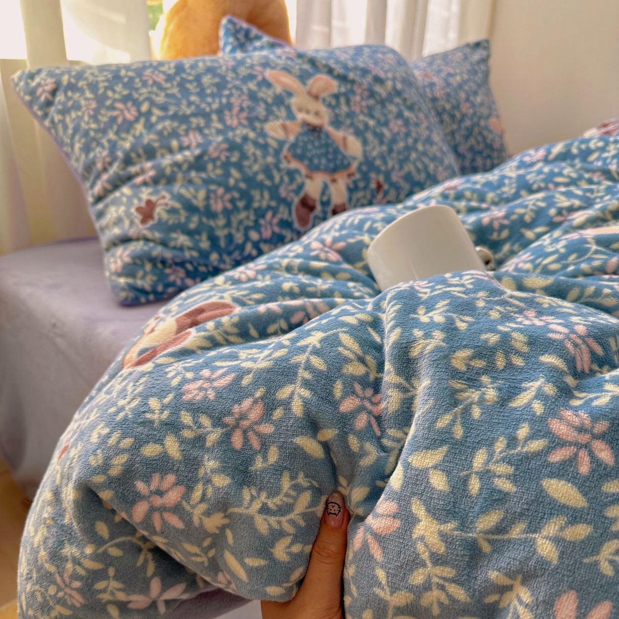 小叮当家纺仓储工厂店 买家秀 爆款花型2025新款小清新180克跑量款牛奶绒单被套 被套单件 兔兔女孩