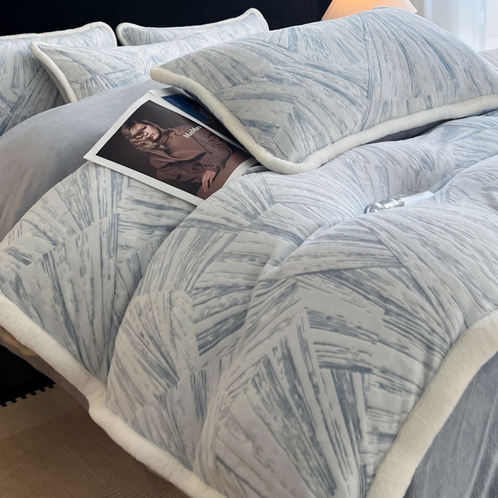 91家纺网 家纺一手货源 找家纺 极简 2025新款立体雕花牛奶绒四件套系列 伊莎-蓝