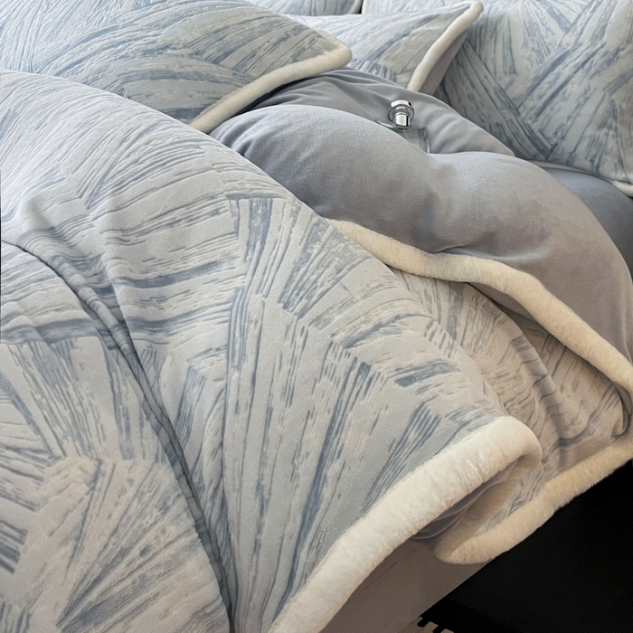 91家纺网 家纺一手货源 找家纺 极简 2025新款立体雕花牛奶绒四件套系列 伊莎-蓝