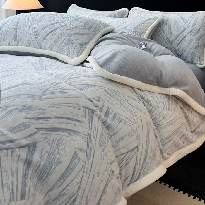 91家纺网 家纺一手货源 找家纺 极简 2025新款立体雕花牛奶绒四件套系列 伊莎-蓝