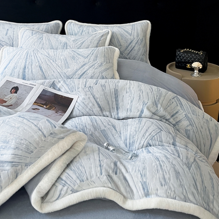 91家纺网 家纺一手货源 找家纺 极简 2025新款立体雕花牛奶绒四件套系列 伊莎-蓝