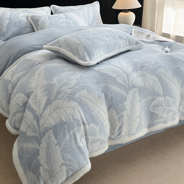 91家纺网 家纺一手货源 找家纺 极简 2025新款立体雕花牛奶绒四件套系列 佐伊-蓝