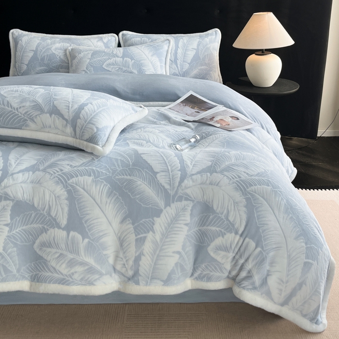 91家纺网 家纺一手货源 找家纺 极简 2025新款立体雕花牛奶绒四件套系列 佐伊-蓝