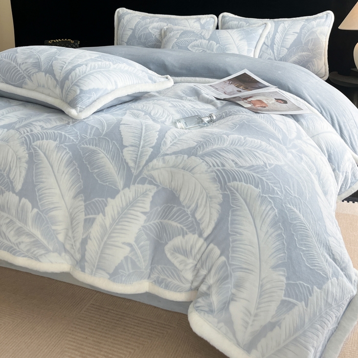 91家纺网 家纺一手货源 找家纺 极简 2025新款立体雕花牛奶绒四件套系列 佐伊-蓝