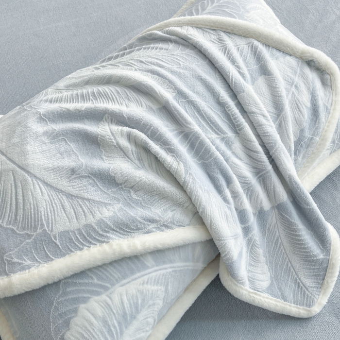 91家纺网 家纺一手货源 找家纺 极简 2025新款立体雕花牛奶绒四件套系列 佐伊-蓝