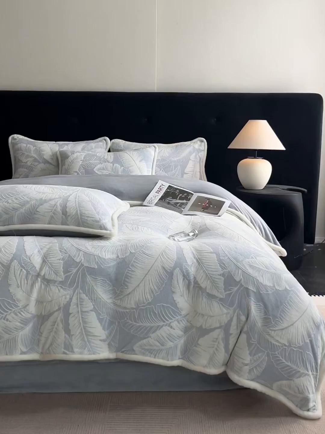 91家纺网 家纺一手货源 找家纺 极简 2025新款立体雕花牛奶绒四件套系列 佐伊-蓝