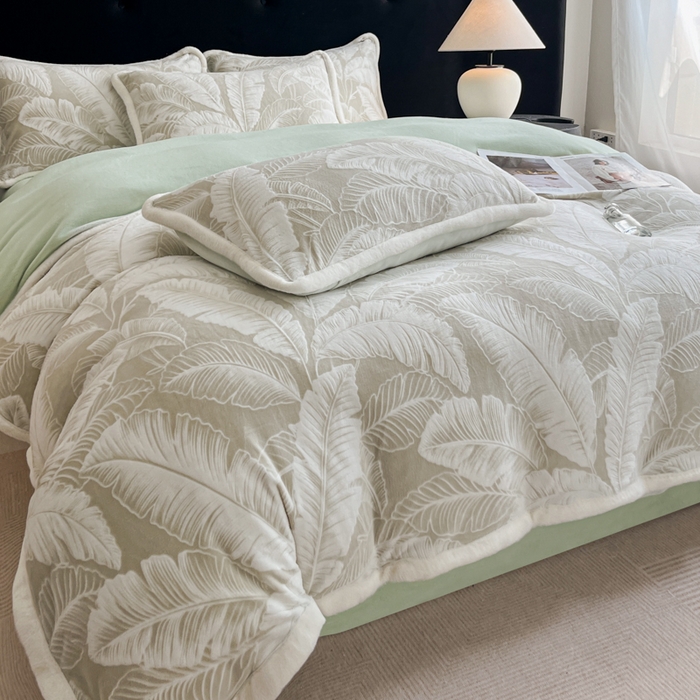 91家纺网 家纺一手货源 找家纺 极简 2025新款立体雕花牛奶绒四件套系列 佐伊-绿