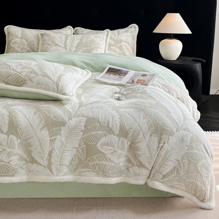 91家纺网 家纺一手货源 找家纺 极简 2025新款立体雕花牛奶绒四件套系列 佐伊-绿