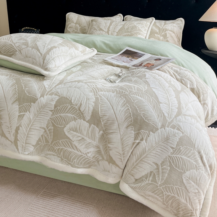 91家纺网 家纺一手货源 找家纺 极简 2025新款立体雕花牛奶绒四件套系列 佐伊-绿