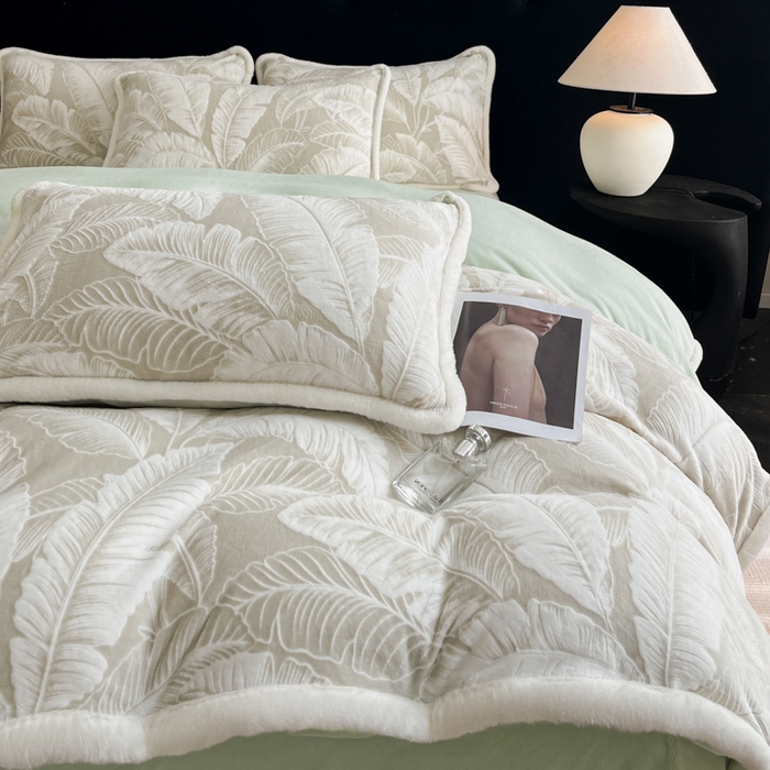 91家纺网 家纺一手货源 找家纺 极简 2025新款立体雕花牛奶绒四件套系列 佐伊-绿