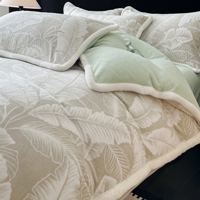 91家纺网 家纺一手货源 找家纺 极简 2025新款立体雕花牛奶绒四件套系列 佐伊-绿