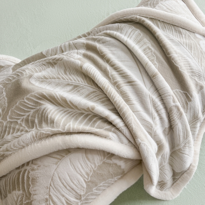 91家纺网 家纺一手货源 找家纺 极简 2025新款立体雕花牛奶绒四件套系列 佐伊-绿