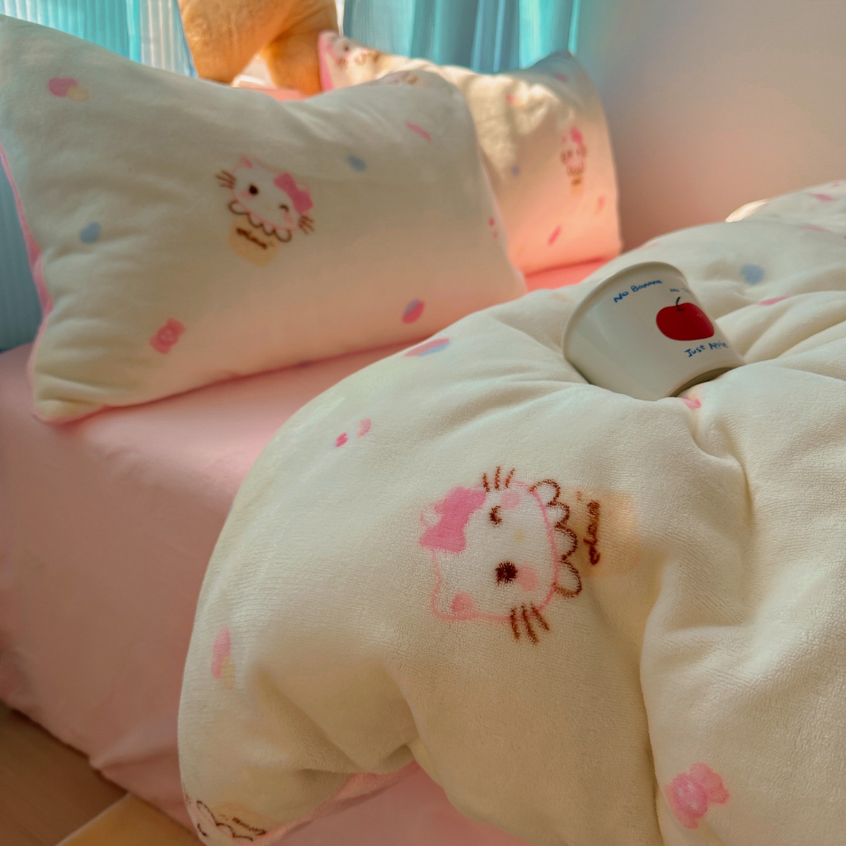 91家纺网 家纺一手货源 找家纺 小叮当家纺仓储工厂店 买家秀 爆款花型2025新款小清新180克跑量款牛奶绒三件套四件套 冰淇淋奶猫