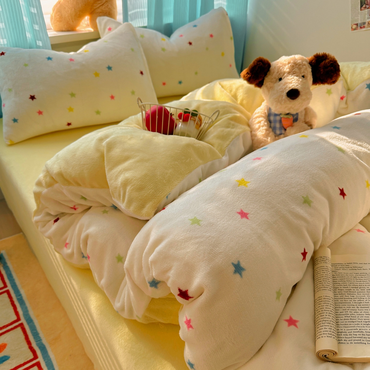 91家纺网 家纺一手货源 找家纺 小叮当家纺仓储工厂店 买家秀 爆款花型2025新款小清新180克跑量款牛奶绒三件套四件套 彩色星星