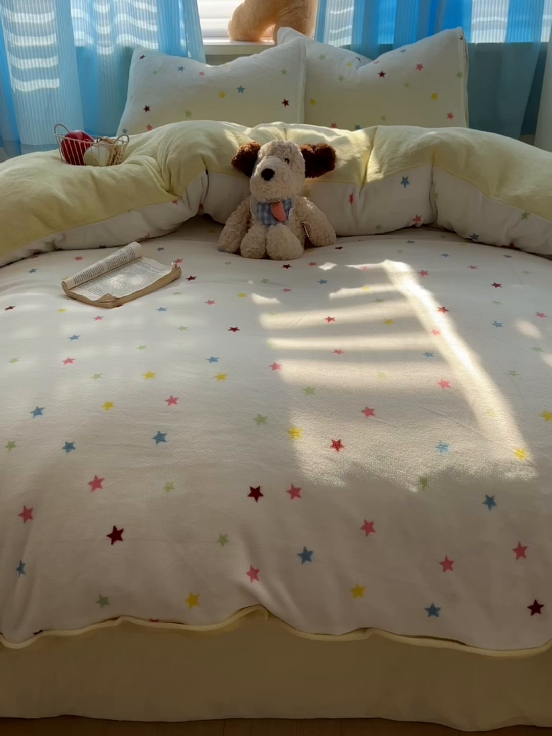 91家纺网 家纺一手货源 找家纺 小叮当家纺仓储工厂店 买家秀 爆款花型2025新款小清新180克跑量款牛奶绒三件套四件套 彩色星星