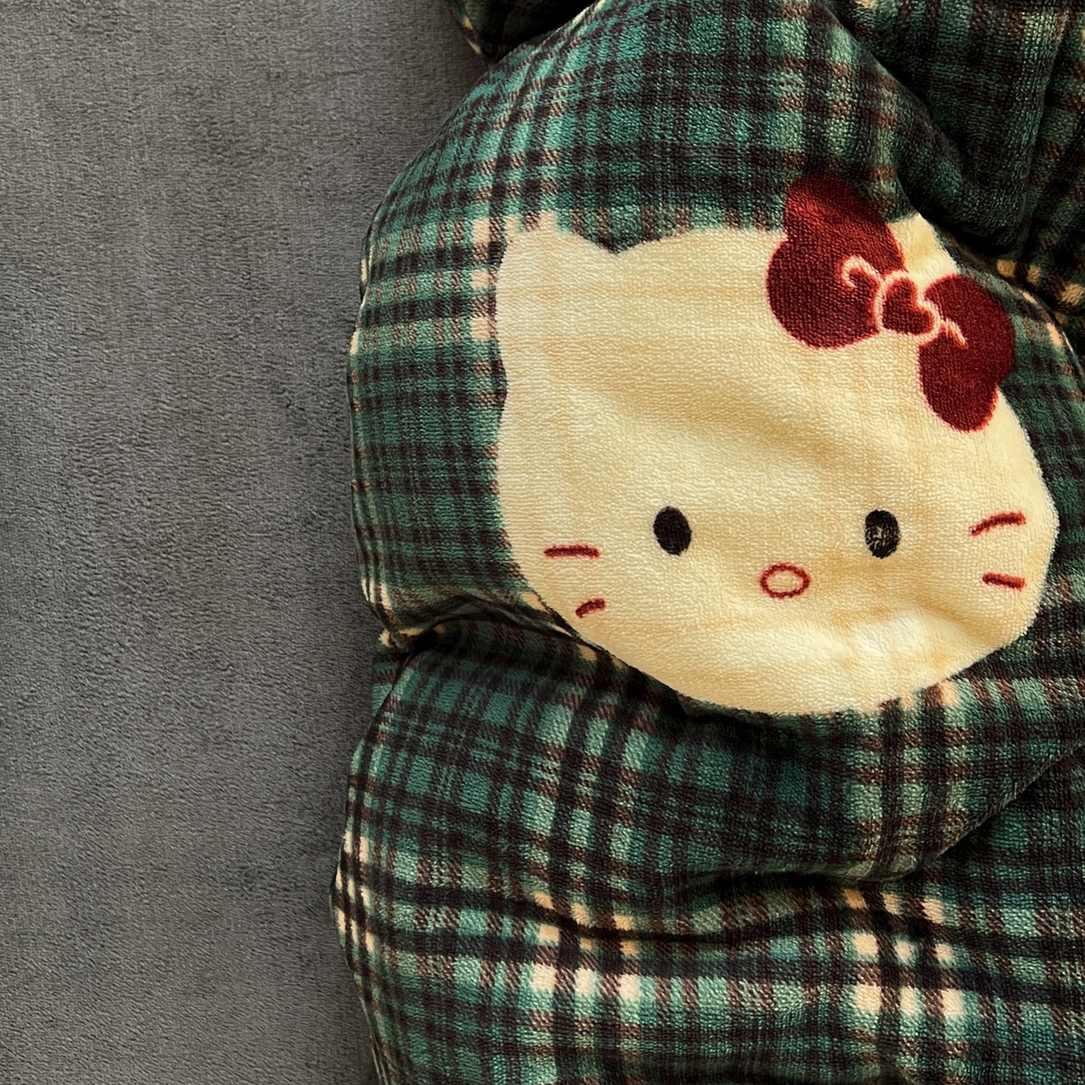 91家纺网 家纺一手货源 找家纺 小叮当家纺仓储工厂店 买家秀 爆款花型2025新款小清新180克跑量款牛奶绒三件套四件套 格调凯特