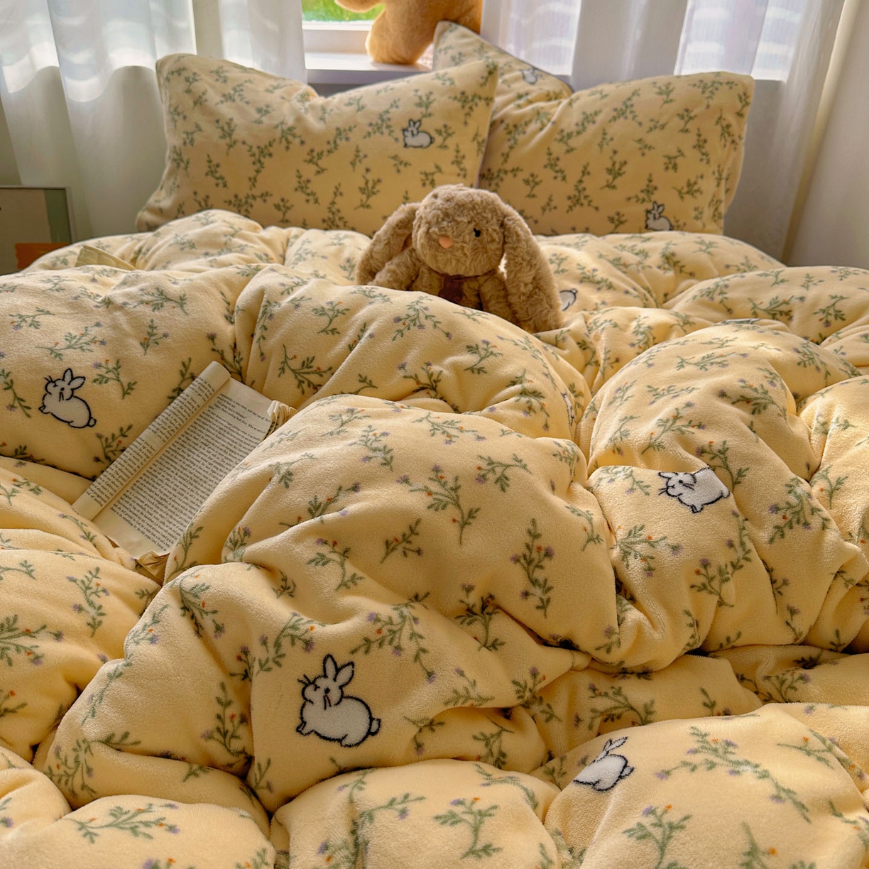 91家纺网 家纺一手货源 找家纺 小叮当家纺仓储工厂店 买家秀 爆款花型2025新款小清新180克跑量款牛奶绒三件套四件套 花枝小兔