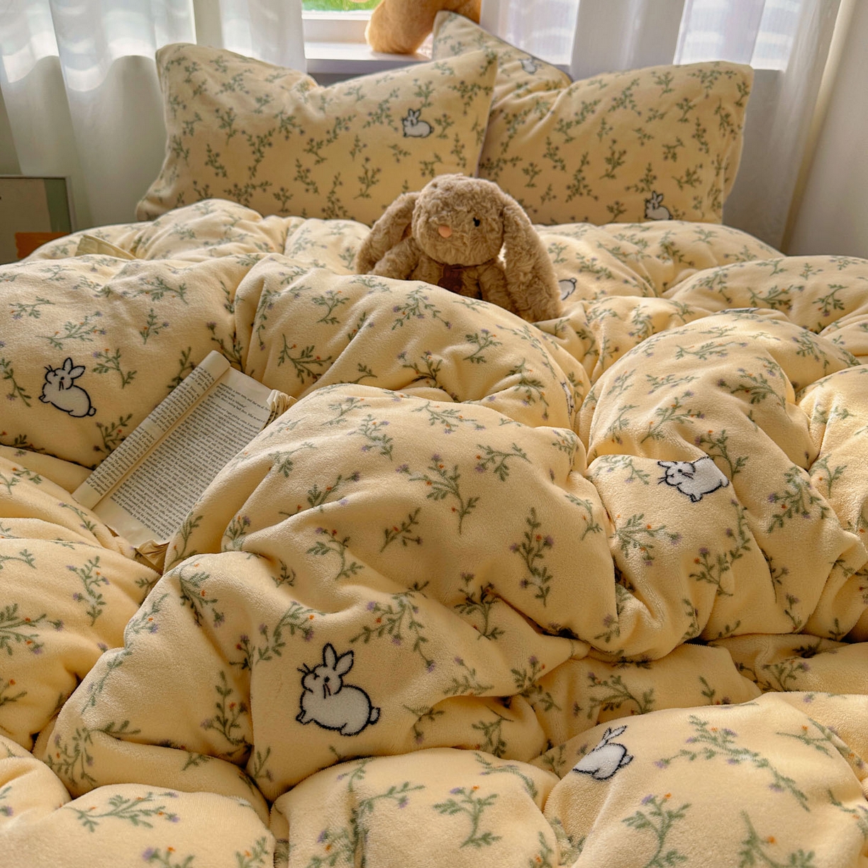 91家纺网 家纺一手货源 找家纺 小叮当家纺仓储工厂店 买家秀 爆款花型2025新款小清新180克跑量款牛奶绒三件套四件套 花枝小兔