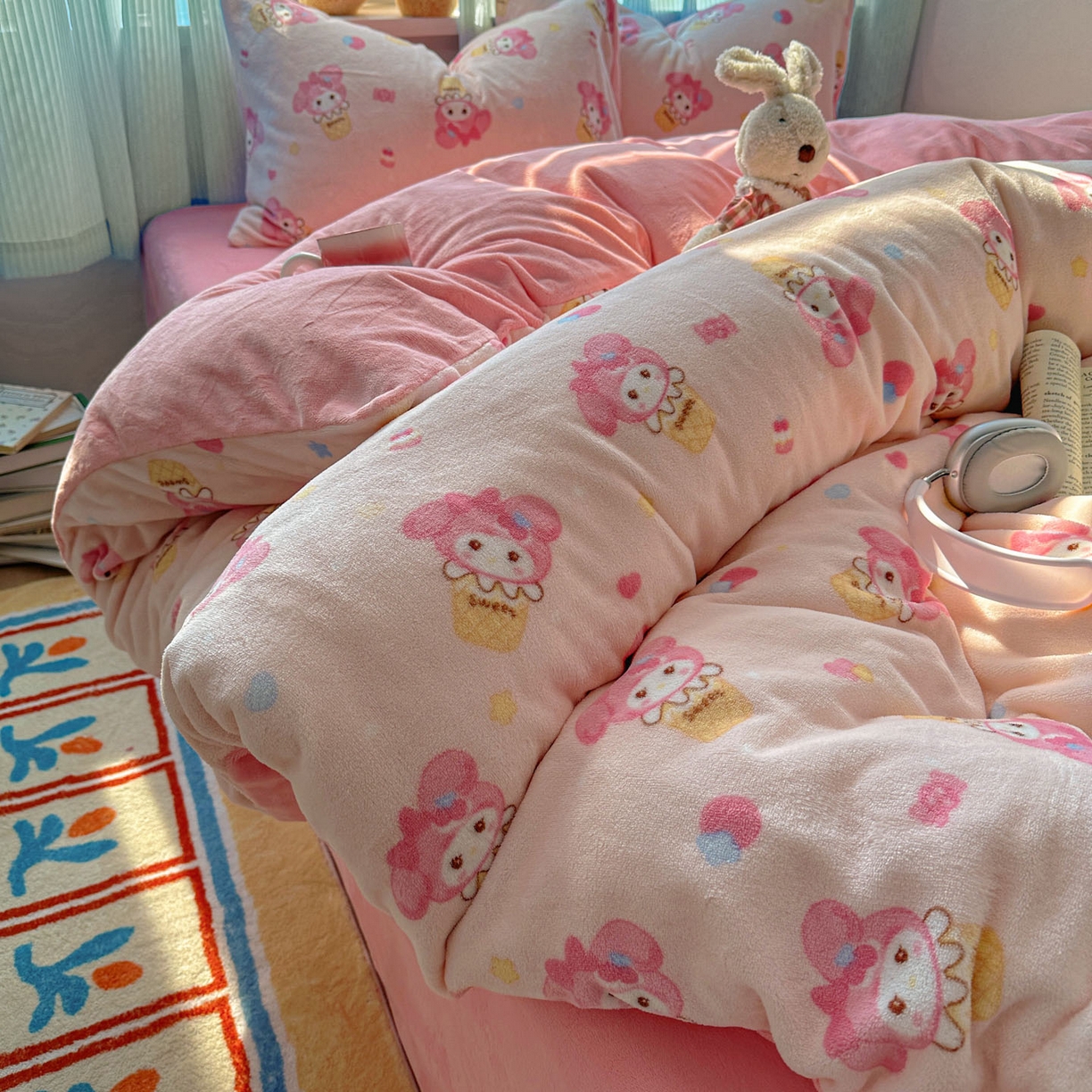 91家纺网 家纺一手货源 找家纺 小叮当家纺仓储工厂店 买家秀 爆款花型2025新款小清新180克跑量款牛奶绒三件套四件套 可爱美蒂