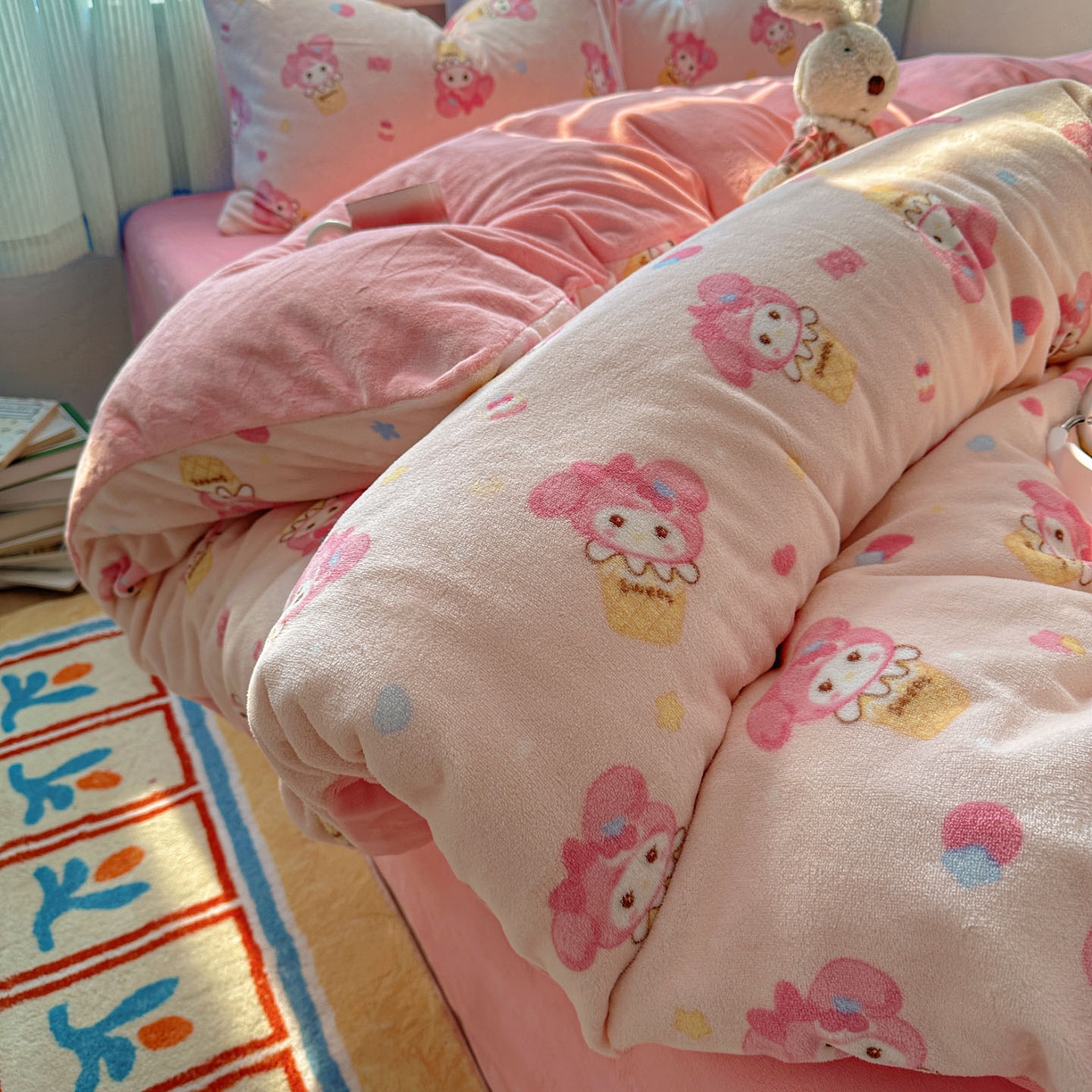 91家纺网 家纺一手货源 找家纺 小叮当家纺仓储工厂店 买家秀 爆款花型2025新款小清新180克跑量款牛奶绒三件套四件套 可爱美蒂