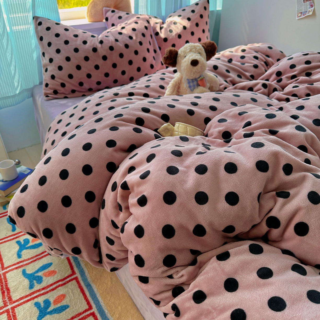 91家纺网 家纺一手货源 找家纺 小叮当家纺仓储工厂店 买家秀 爆款花型2025新款小清新180克跑量款牛奶绒三件套四件套 奶茶珍珠紫