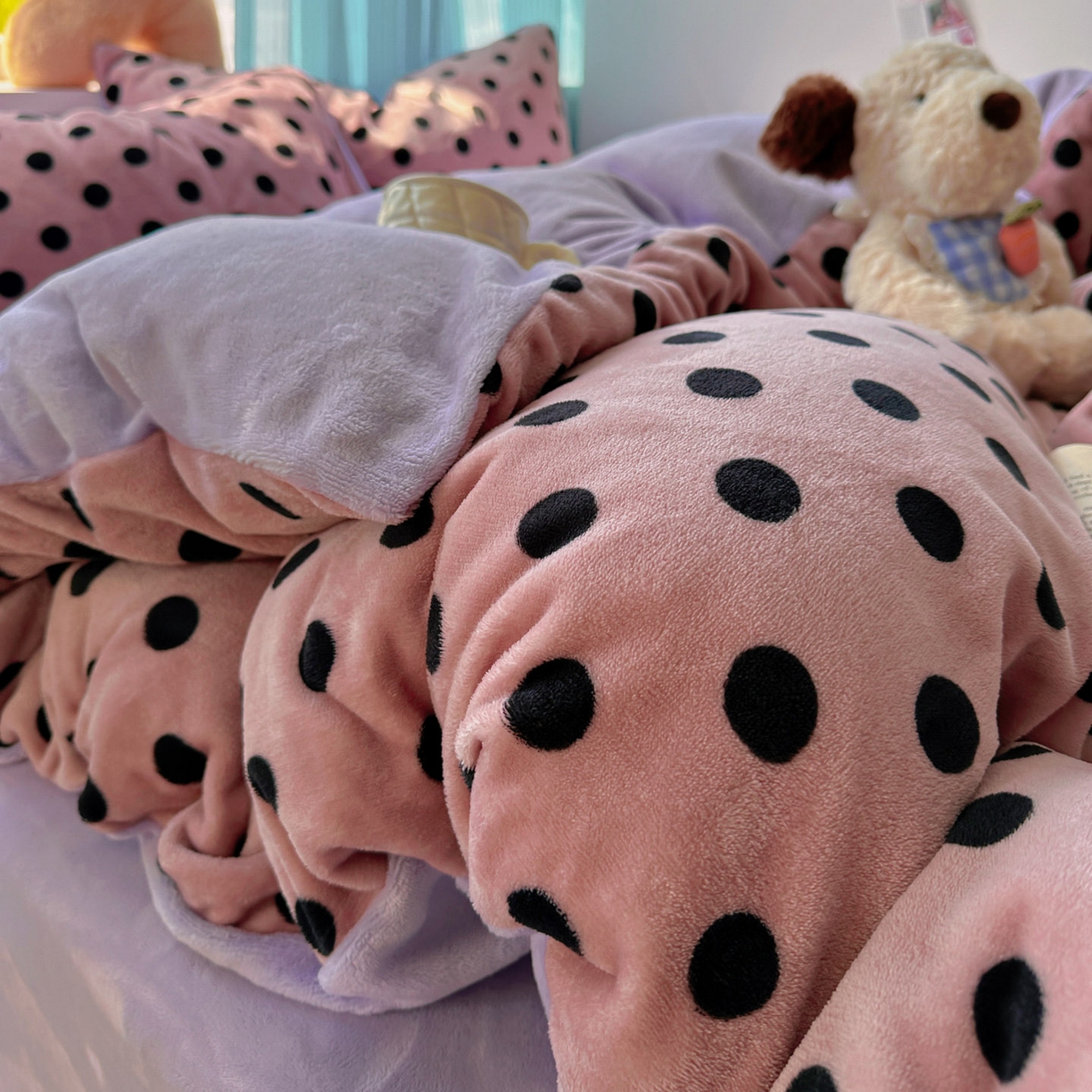 91家纺网 家纺一手货源 找家纺 小叮当家纺仓储工厂店 买家秀 爆款花型2025新款小清新180克跑量款牛奶绒三件套四件套 奶茶珍珠紫