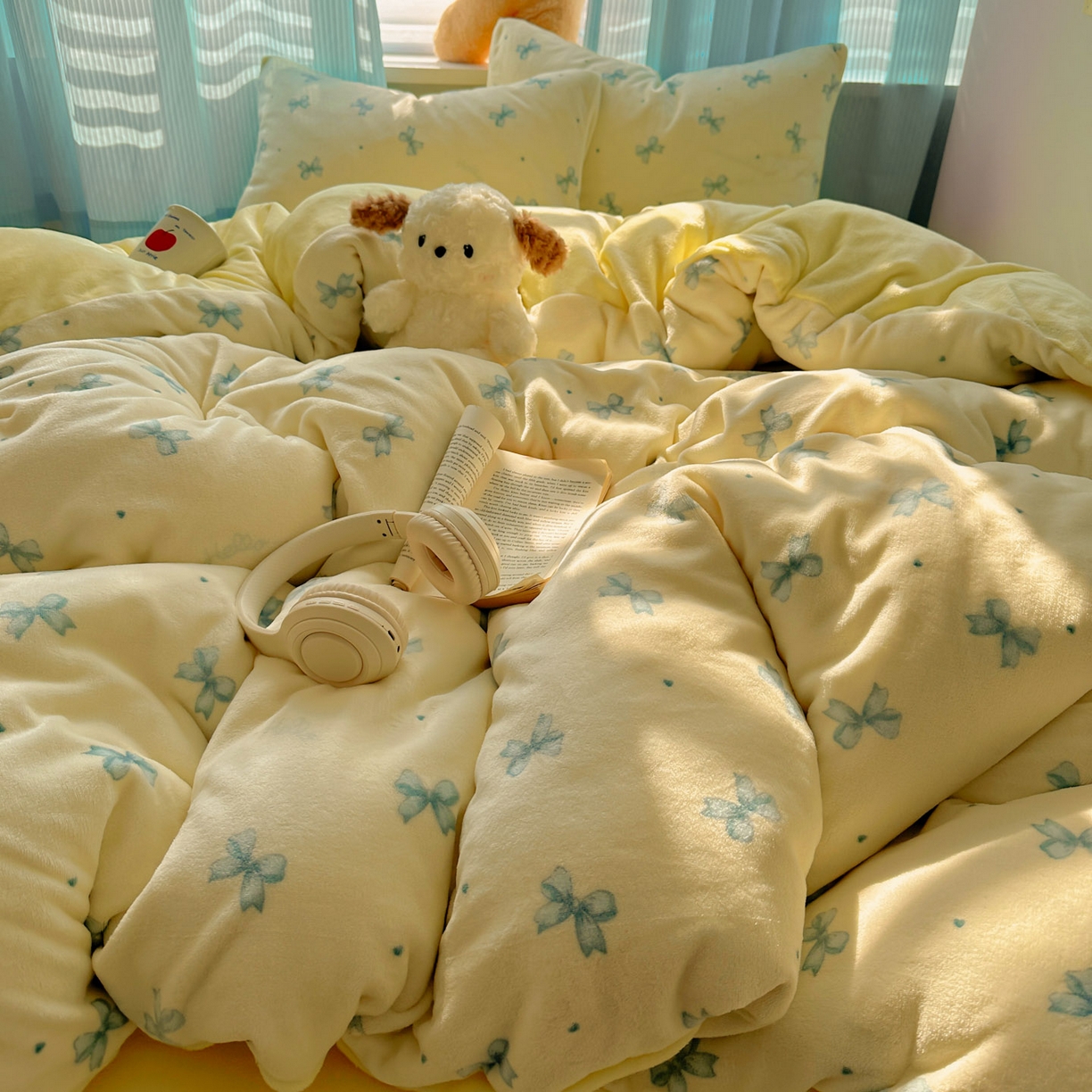 91家纺网 家纺一手货源 找家纺 小叮当家纺仓储工厂店 买家秀 爆款花型2025新款小清新180克跑量款牛奶绒三件套四件套 奶黄少女结