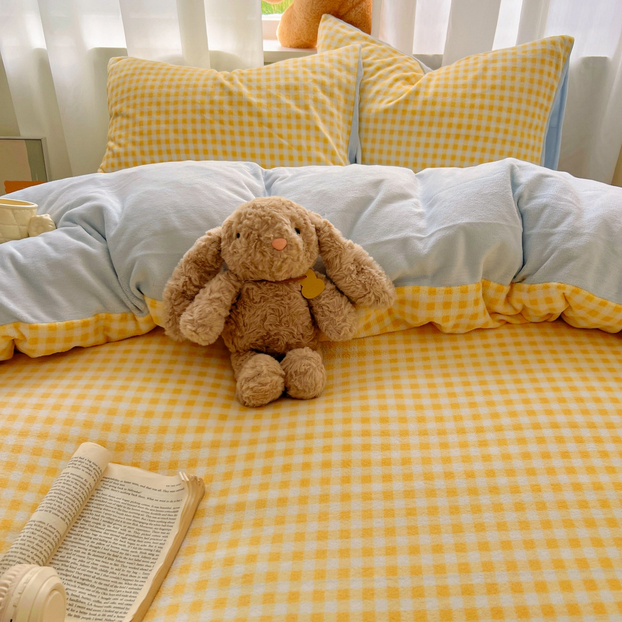 小叮当家纺仓储工厂店 买家秀 爆款花型2025新款小清新180克跑量款牛奶绒三件套四件套 浅蓝黄格