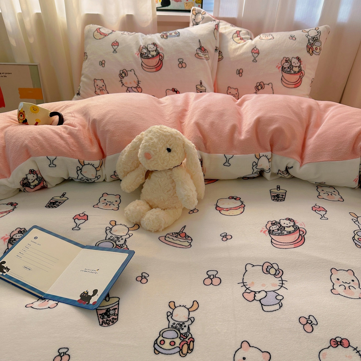 小叮当家纺仓储工厂店 买家秀 爆款花型2025新款小清新180克跑量款牛奶绒三件套四件套 甜心小猫