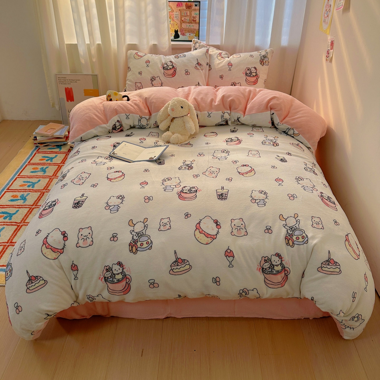 91家纺网 家纺一手货源 找家纺 小叮当家纺仓储工厂店 买家秀 爆款花型2025新款小清新180克跑量款牛奶绒三件套四件套 甜心小猫