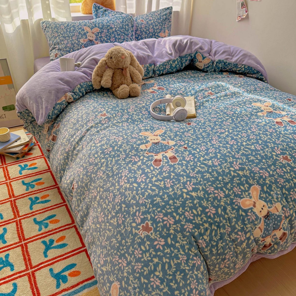 91家纺网 家纺一手货源 找家纺 小叮当家纺仓储工厂店 买家秀 爆款花型2025新款小清新180克跑量款牛奶绒三件套四件套 兔兔女孩