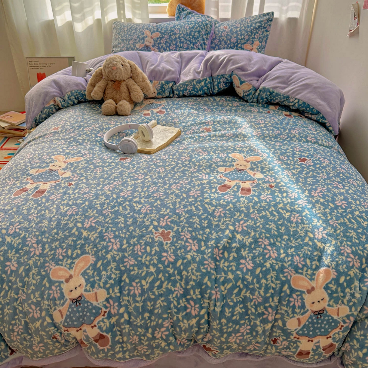 91家纺网 家纺一手货源 找家纺 小叮当家纺仓储工厂店 买家秀 爆款花型2025新款小清新180克跑量款牛奶绒三件套四件套 兔兔女孩