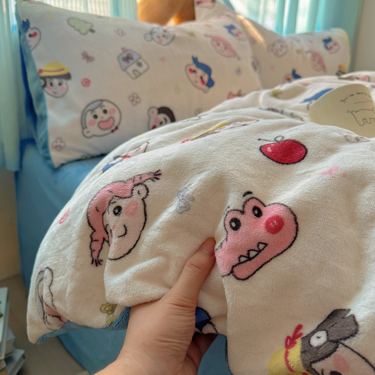 91家纺网 家纺一手货源 找家纺 小叮当家纺仓储工厂店 买家秀 爆款花型2025新款小清新180克跑量款牛奶绒三件套四件套 小新新