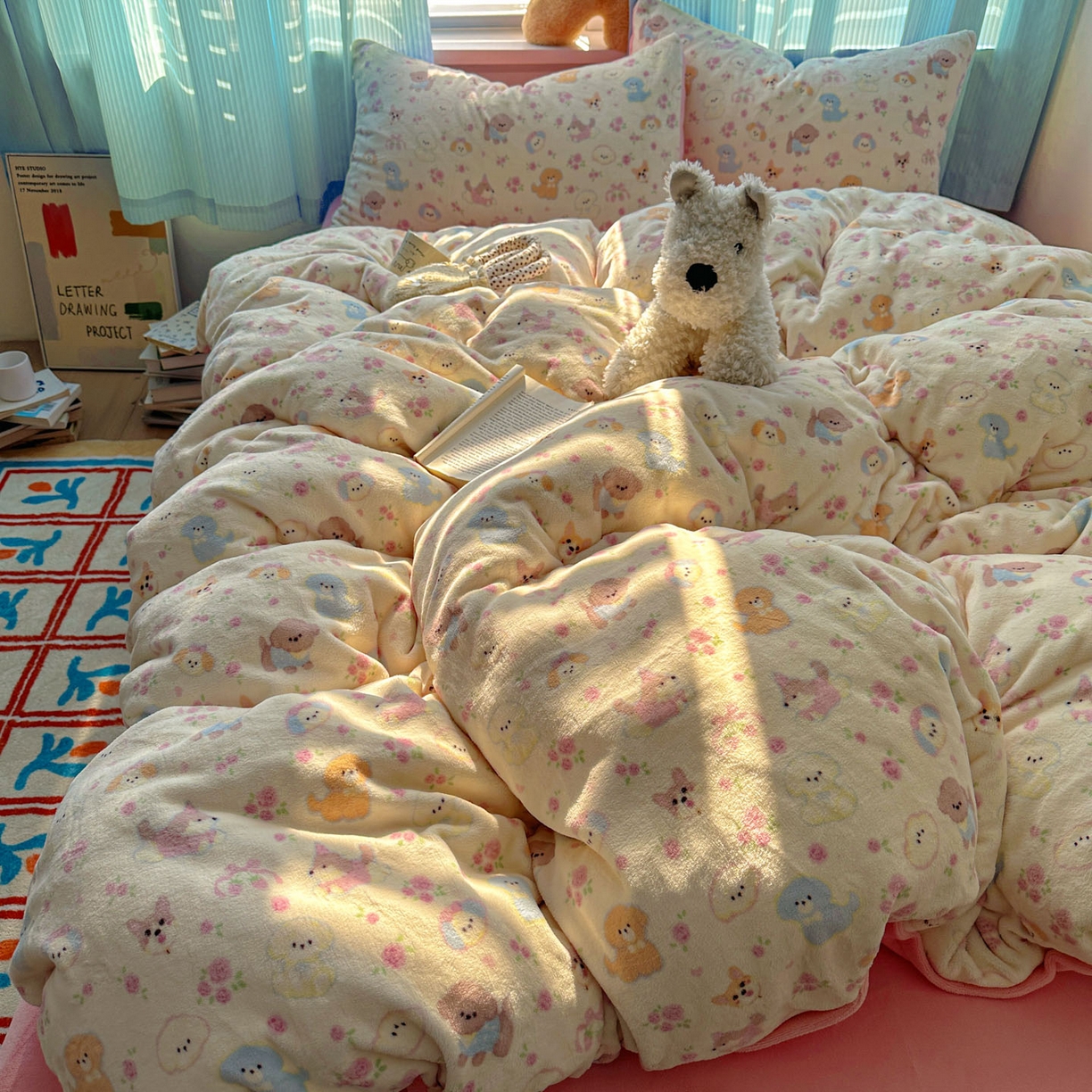 91家纺网 家纺一手货源 找家纺 小叮当家纺仓储工厂店 买家秀 爆款花型2025新款小清新180克跑量款牛奶绒三件套四件套 小狗乐园