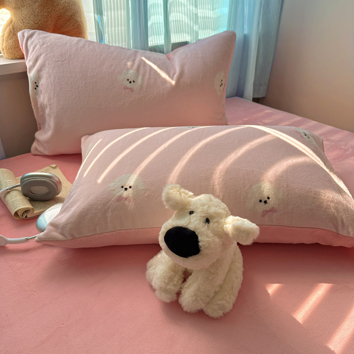 91家纺网 家纺一手货源 找家纺 小叮当家纺仓储工厂店 买家秀 爆款花型2025新款小清新180克跑量款牛奶绒三件套四件套 小奶狗-粉