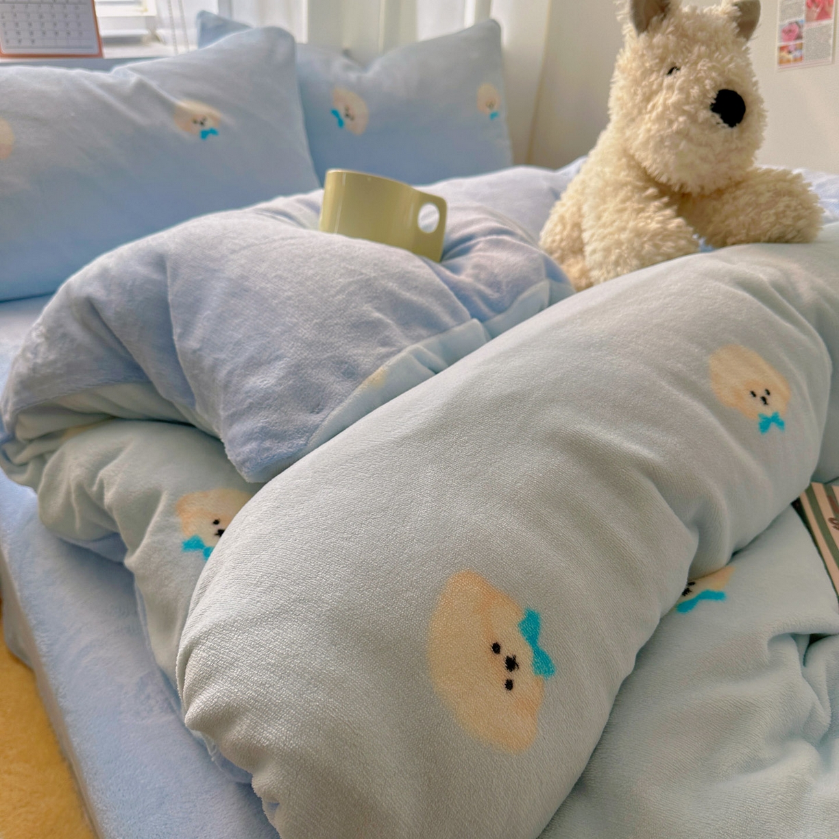 91家纺网 家纺一手货源 找家纺 小叮当家纺仓储工厂店 买家秀 爆款花型2025新款小清新180克跑量款牛奶绒三件套四件套 小奶狗蓝