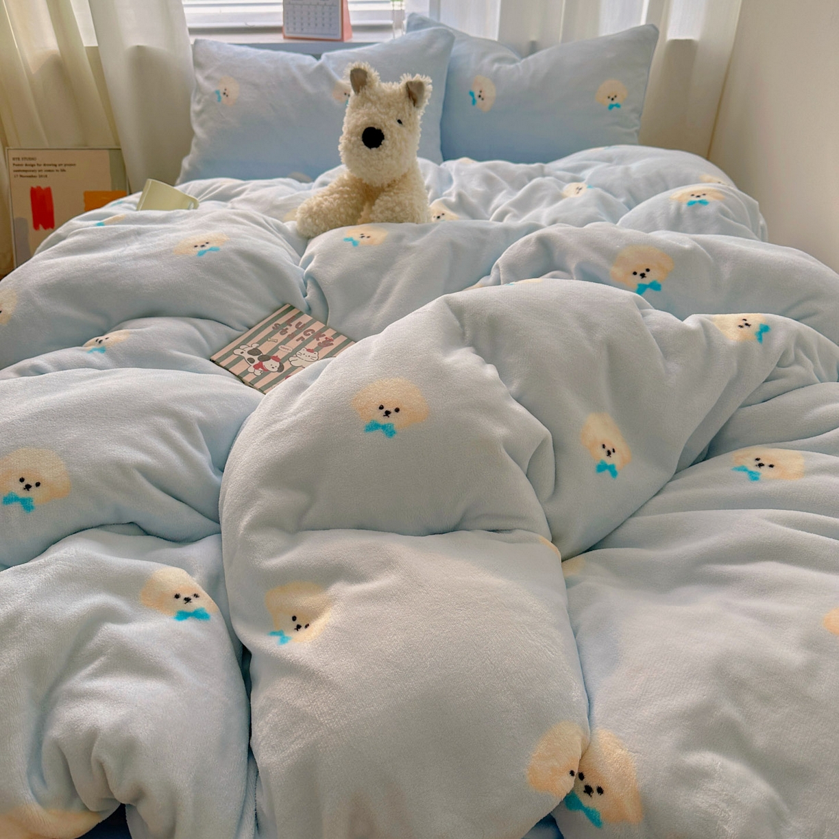 91家纺网 家纺一手货源 找家纺 小叮当家纺仓储工厂店 买家秀 爆款花型2025新款小清新180克跑量款牛奶绒三件套四件套 小奶狗蓝