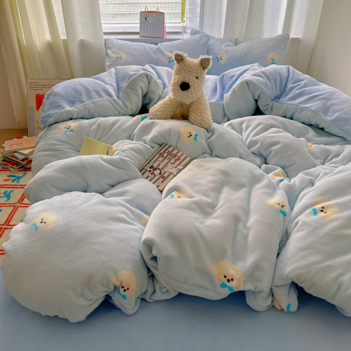 91家纺网 家纺一手货源 找家纺 小叮当家纺仓储工厂店 买家秀 爆款花型2025新款小清新180克跑量款牛奶绒三件套四件套 小奶狗蓝