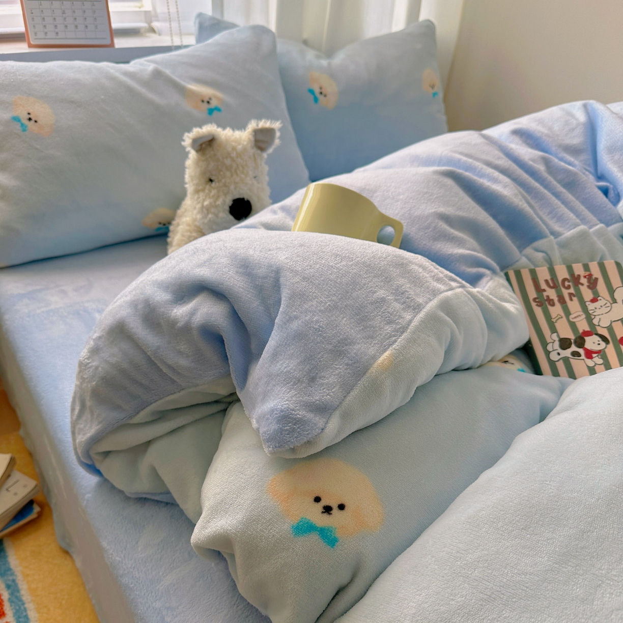 91家纺网 家纺一手货源 找家纺 小叮当家纺仓储工厂店 买家秀 爆款花型2025新款小清新180克跑量款牛奶绒三件套四件套 小奶狗蓝