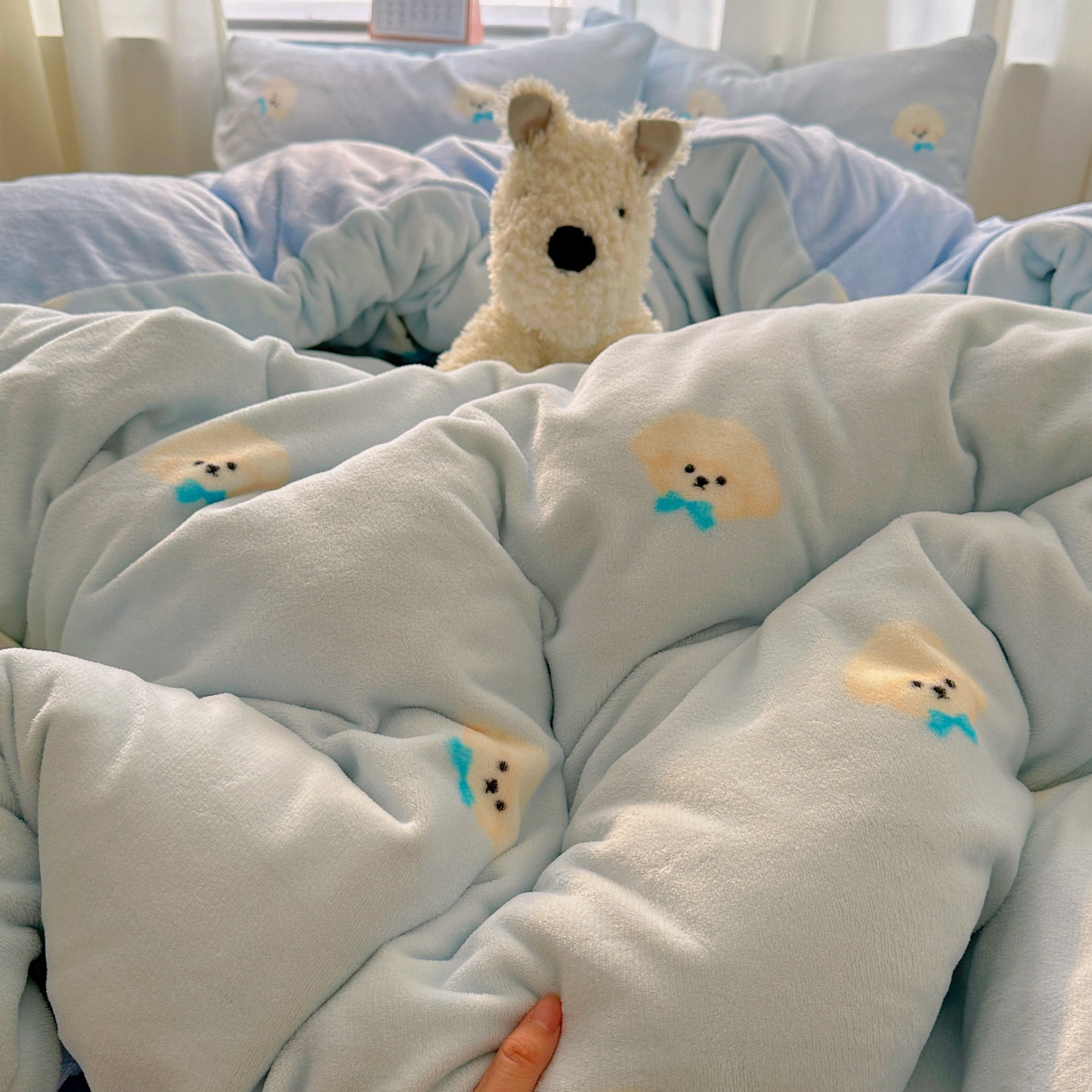 91家纺网 家纺一手货源 找家纺 小叮当家纺仓储工厂店 买家秀 爆款花型2025新款小清新180克跑量款牛奶绒三件套四件套 小奶狗蓝