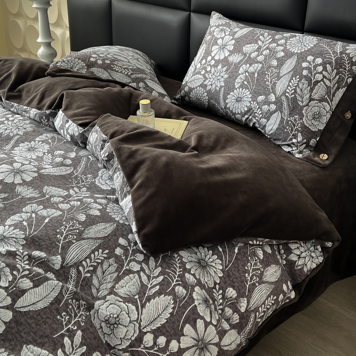 91家纺网 家纺一手货源 找家纺 （总）吾诺 水洗原麻拼牛奶绒四件套 纽扣款四件套-原麻系列