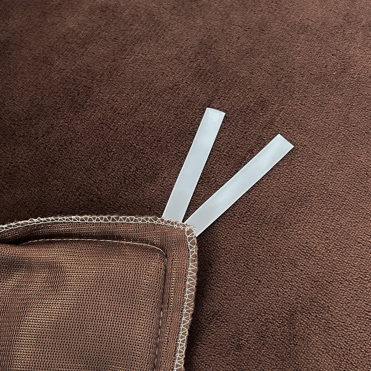 91家纺网 家纺一手货源 找家纺 吾诺家居 2025新款水洗原麻牛奶绒纽扣款四件套 叶藤