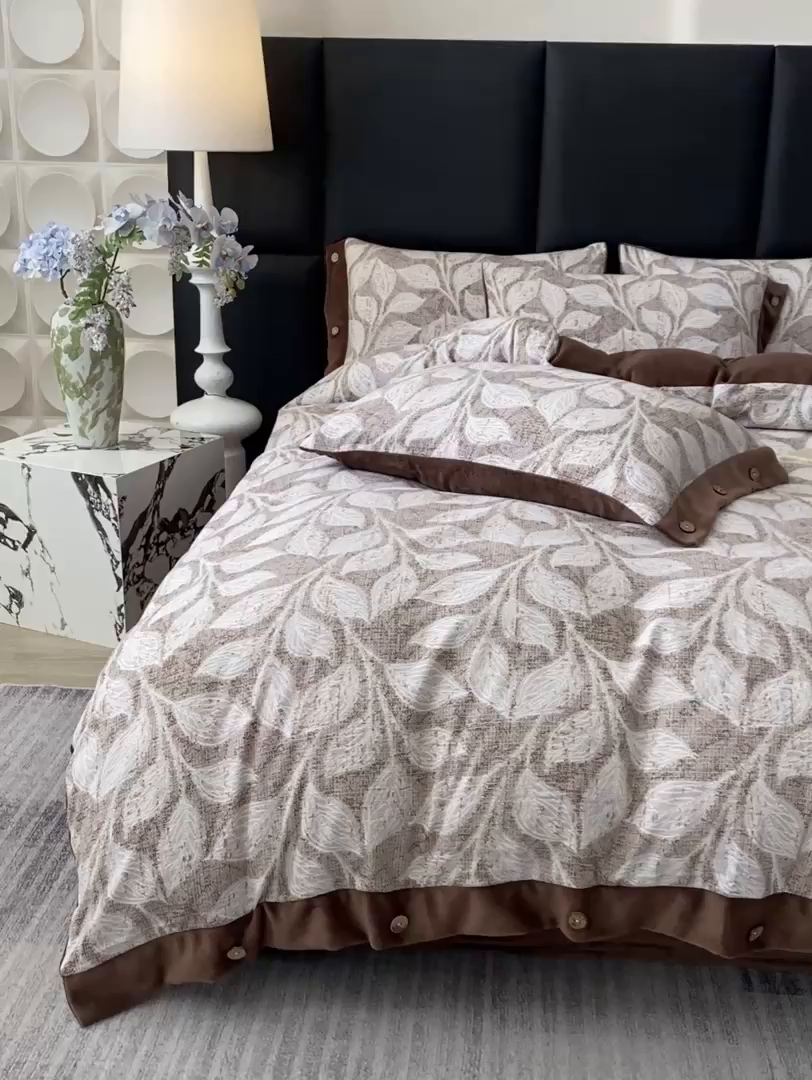 91家纺网 家纺一手货源 找家纺 吾诺家居 2025新款水洗原麻牛奶绒纽扣款四件套 叶藤