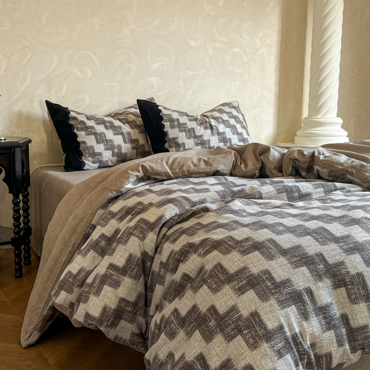 91家纺网 家纺一手货源 找家纺 小叮当家纺仓储工厂店 买家秀 爆款花型2025秋冬新款磨毛复古亚麻棉麻提花超软四件套 摩登锯韵