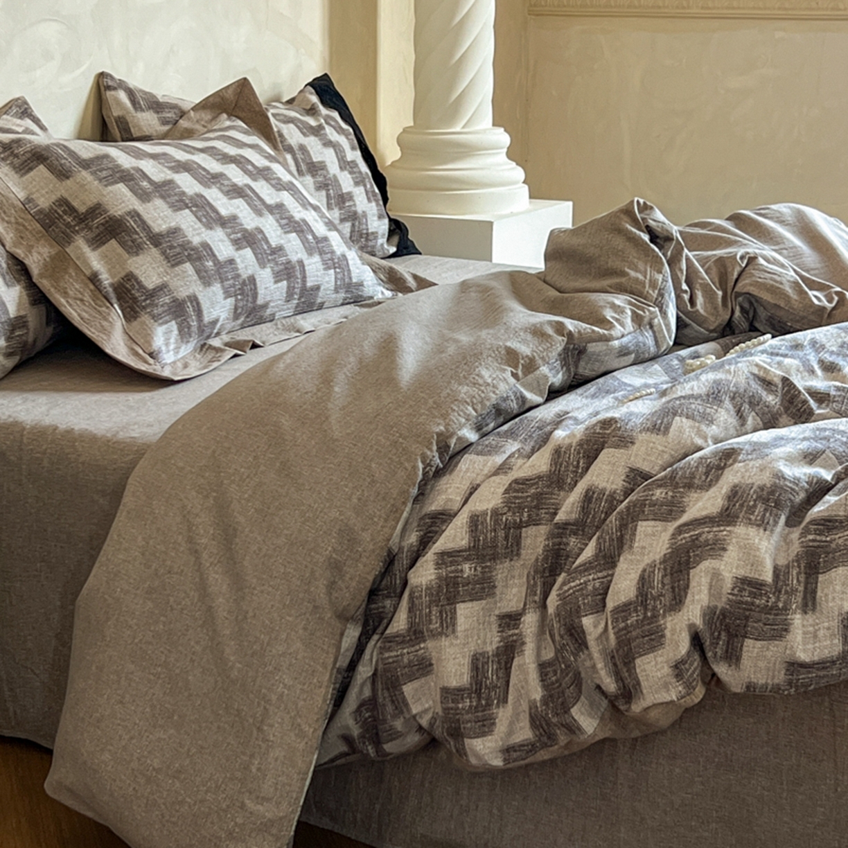 91家纺网 家纺一手货源 找家纺 小叮当家纺仓储工厂店 买家秀 爆款花型2025秋冬新款磨毛复古亚麻棉麻提花超软四件套 摩登锯韵